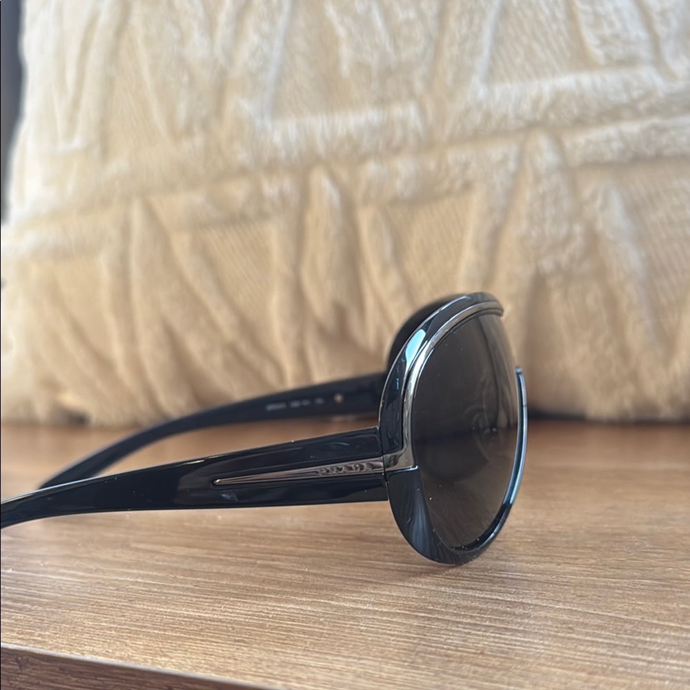 Prada Black Sunglasses - Picture 4 of 6